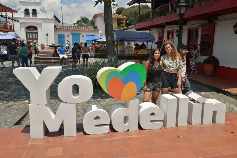 Disfrutando del tour por Medellín