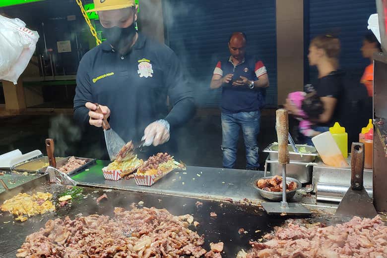 Probando diferentes productos típicos  - Probando diferentes productos típicos 