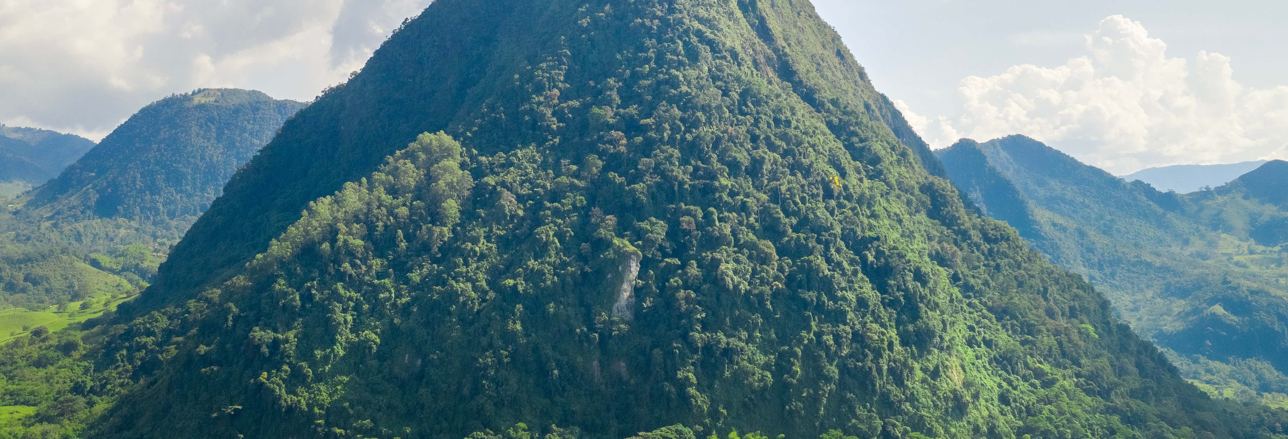 Trilha privada pelo Cerro Tusa com acampamento