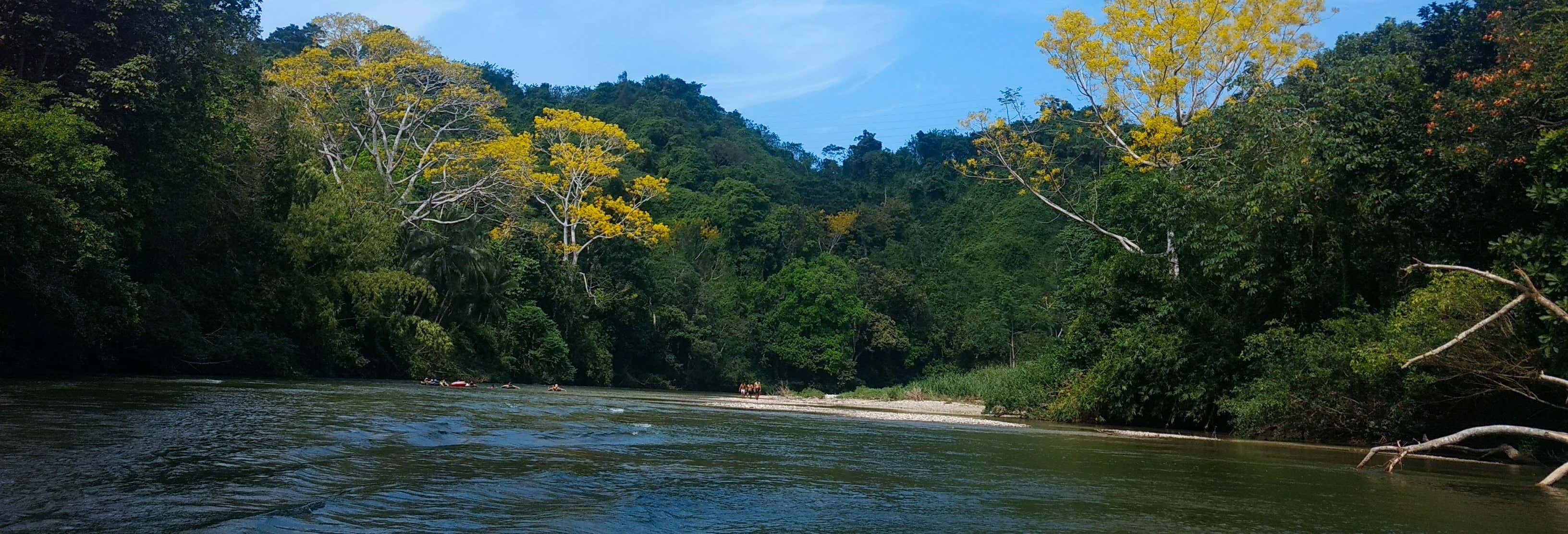 Tubing en el río Don Diego