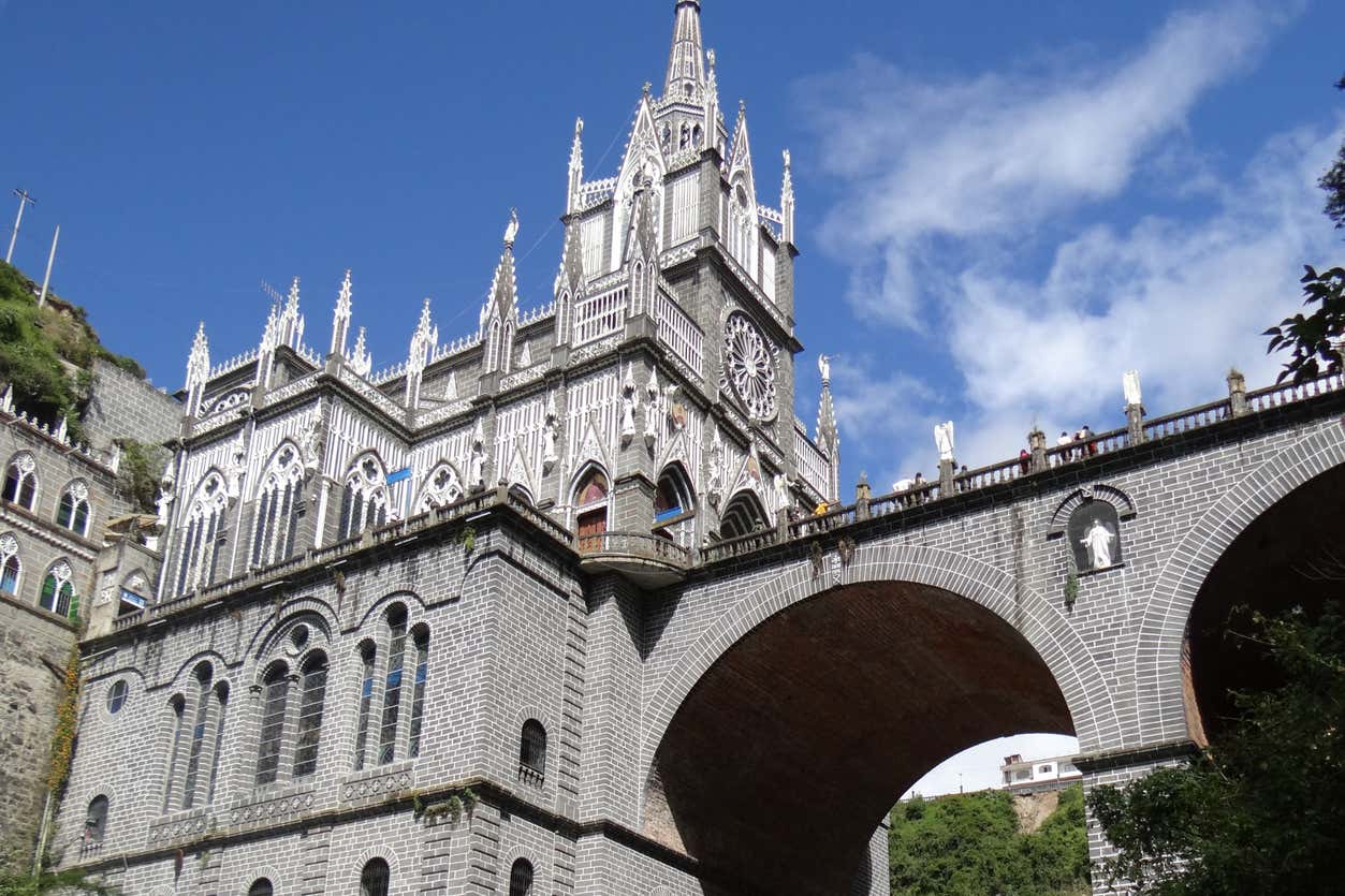 Excursión al Santuario de Las Lajas y cementerio de Tulcán desde Pasto