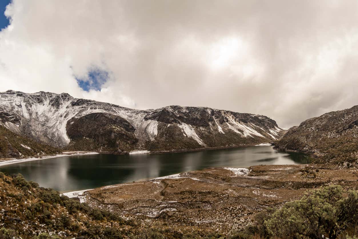 Ruta privada de trekking de 2 días por el Nevado de Santa Isabel