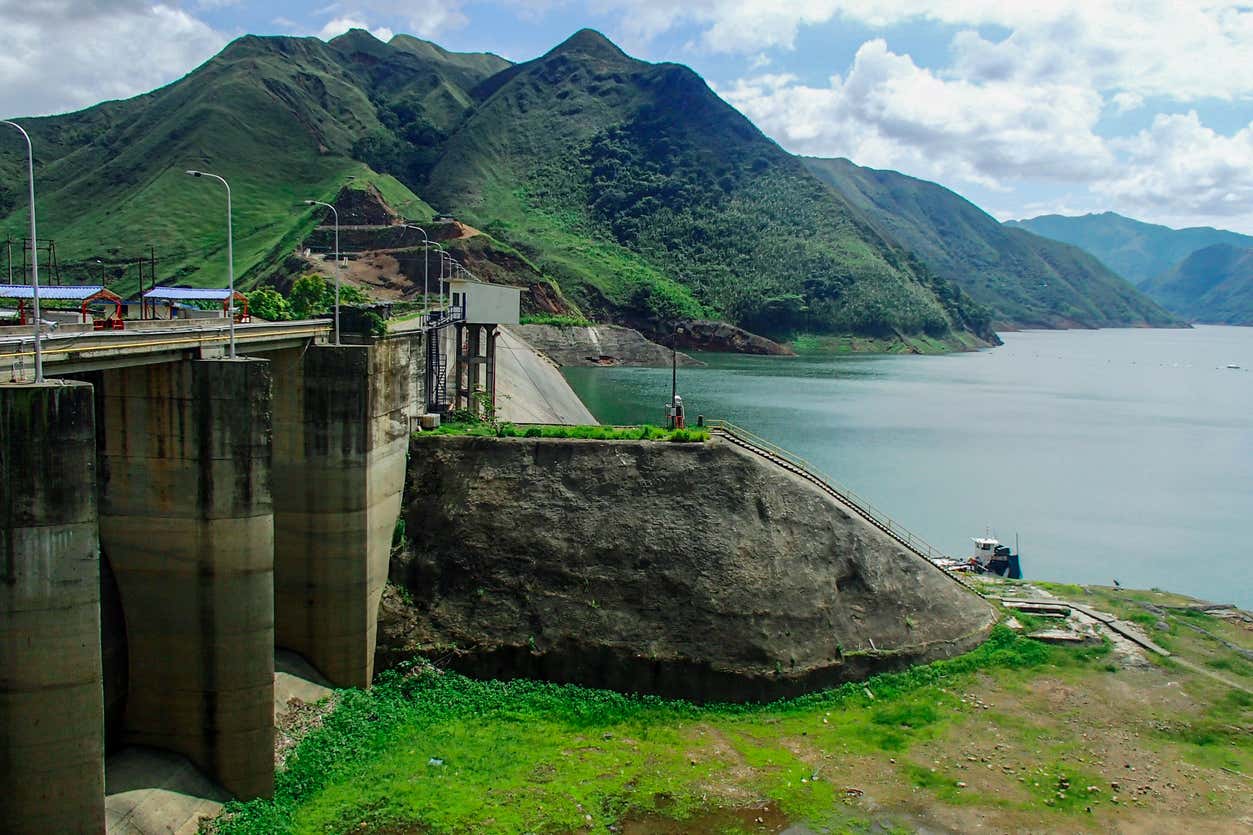 Excursión al embalse Salvajina desde Popayán