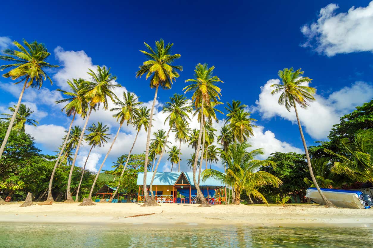 Tour de San Andrés, la vuelta a la isla en chiva