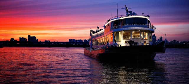 Passeio noturno de barco pelo rio Han