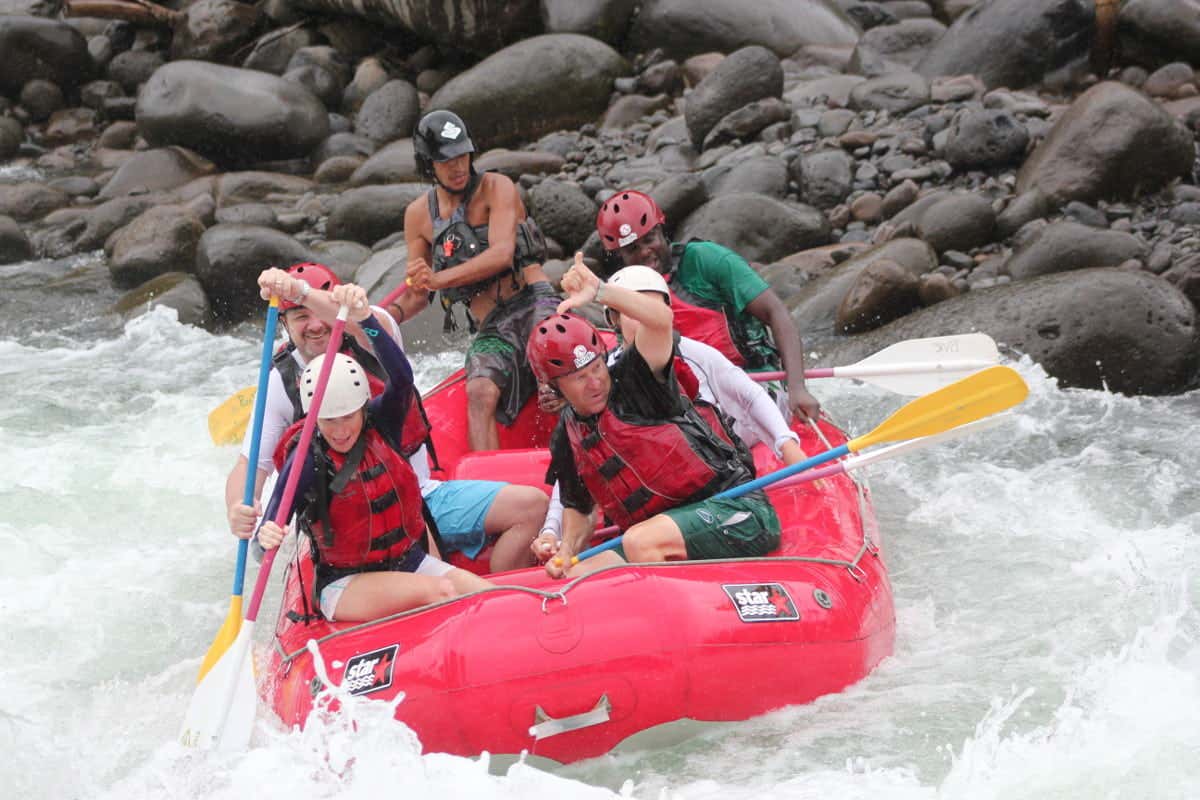 Rafting por el río Sarapiquí desde Arenal