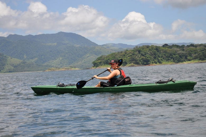 Navega en kayak por las aguas costarricenses
