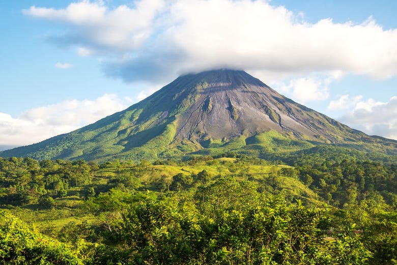 Volcán Arenal, el segundo con más actividad del país
