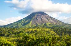 Excursión al volcán Arenal + Aguas termales
