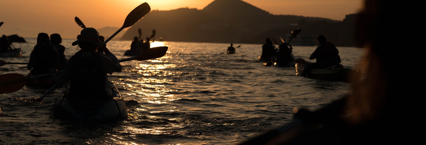 Tour in kayak al tramonto