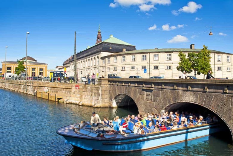 Boat trip along the Copenhagen canals