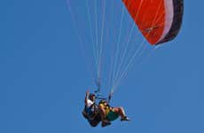 Voo de parapente pelo Parque Nacional Machalilla