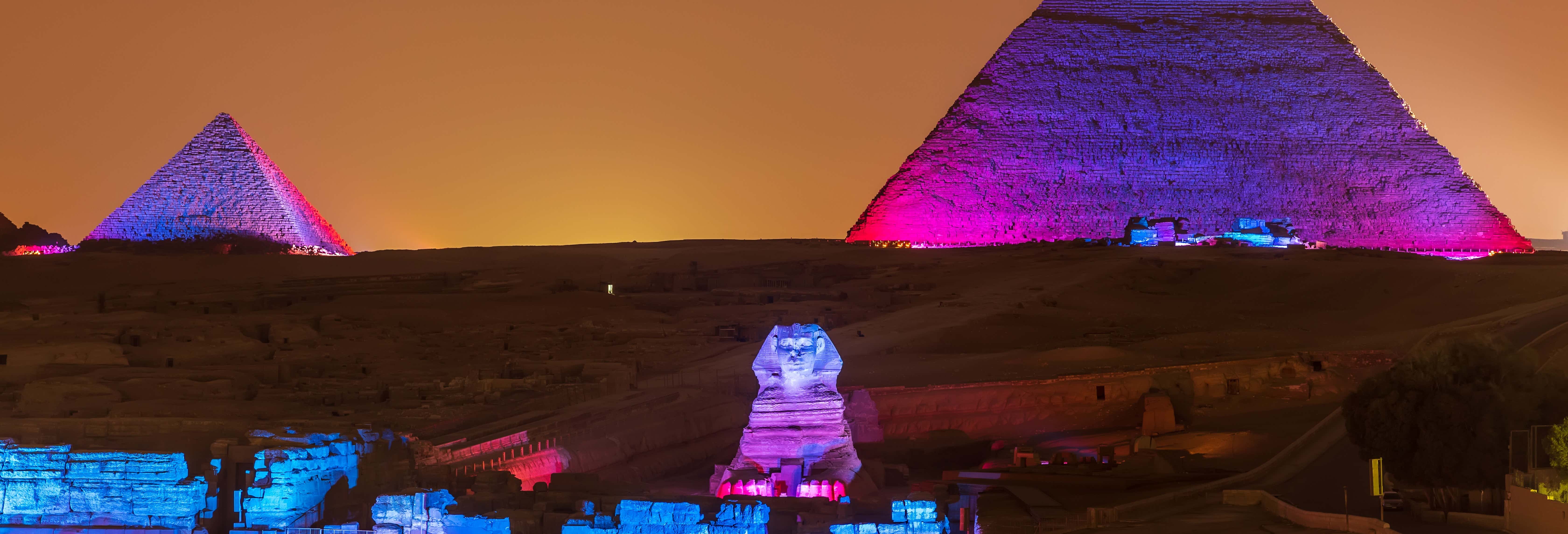 Cena y espectáculo nocturno en las pirámides de Giza desde El Cairo