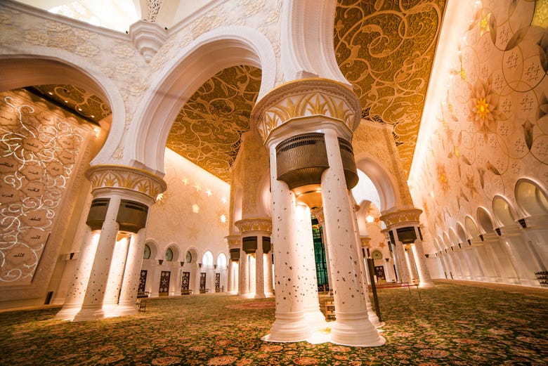 Interior da mesquita Sheikh Zayed 