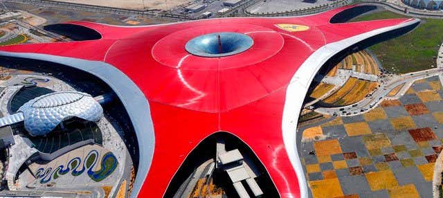 Excursión a Ferrari World en hidroavión