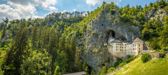 Tour: Bled + Grotte di Postumia + Castello di Predjama