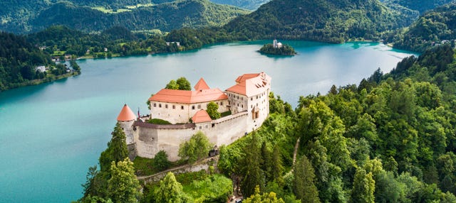 Excursión a Bled, la cueva Postojna y el castillo de Predjama