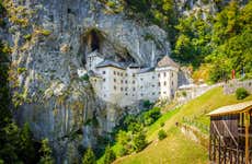 Excursión a la cueva Postojna y el castillo de Predjama