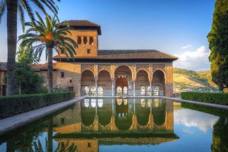Admiring the incredible architecture of the Alhambra
