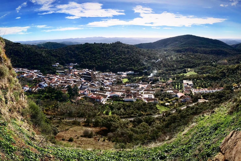 Panoramica della località di Alájar