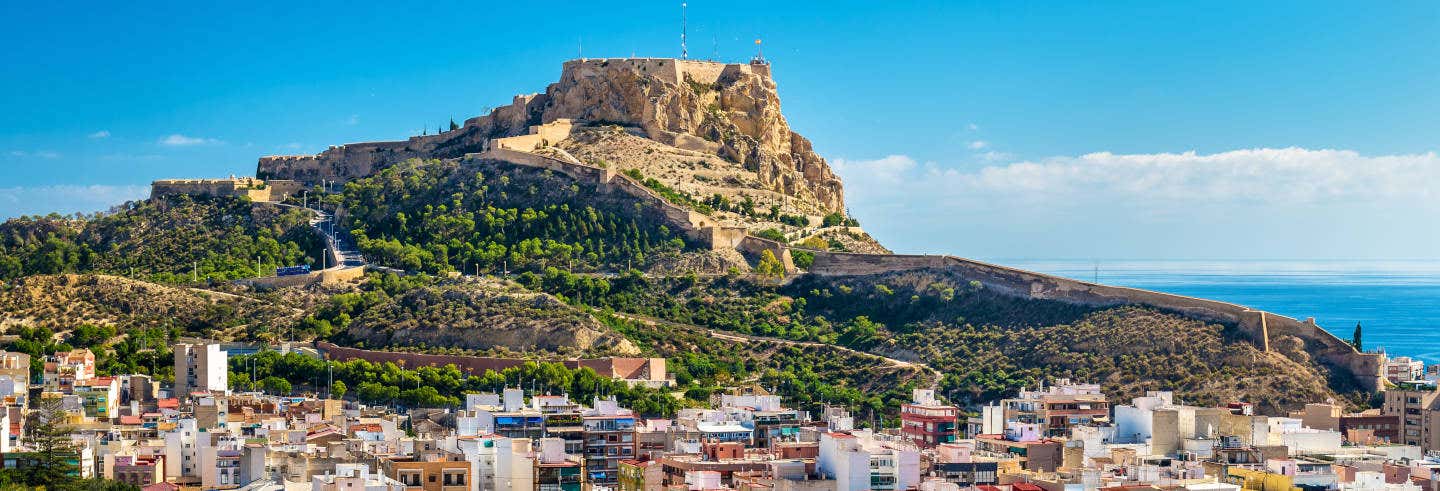 Tour por el Castillo de Santa Bárbara + Comida tradicional