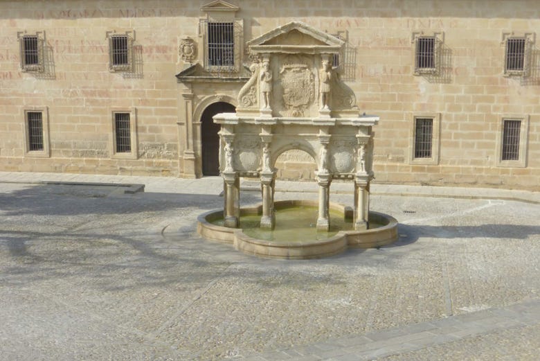 Fuente de la Plaza de Santa María de Baeza