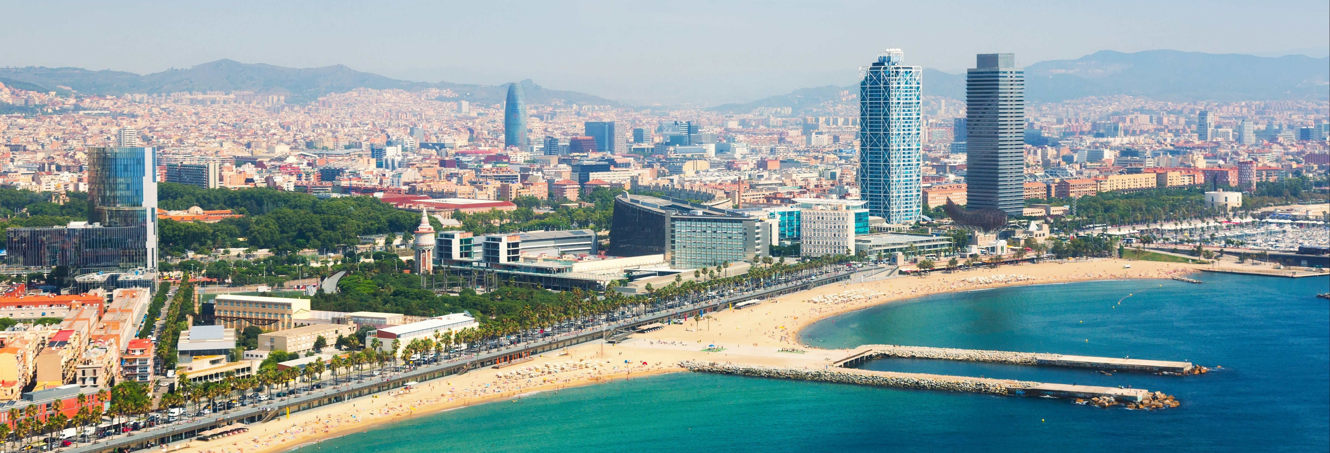Barcelona por tierra, mar y aire
