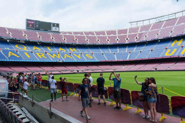 Visitando el campo de fútbol del FC Barcelona