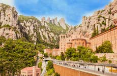 Visite à la découverte des tapas et du vin à Montserrat