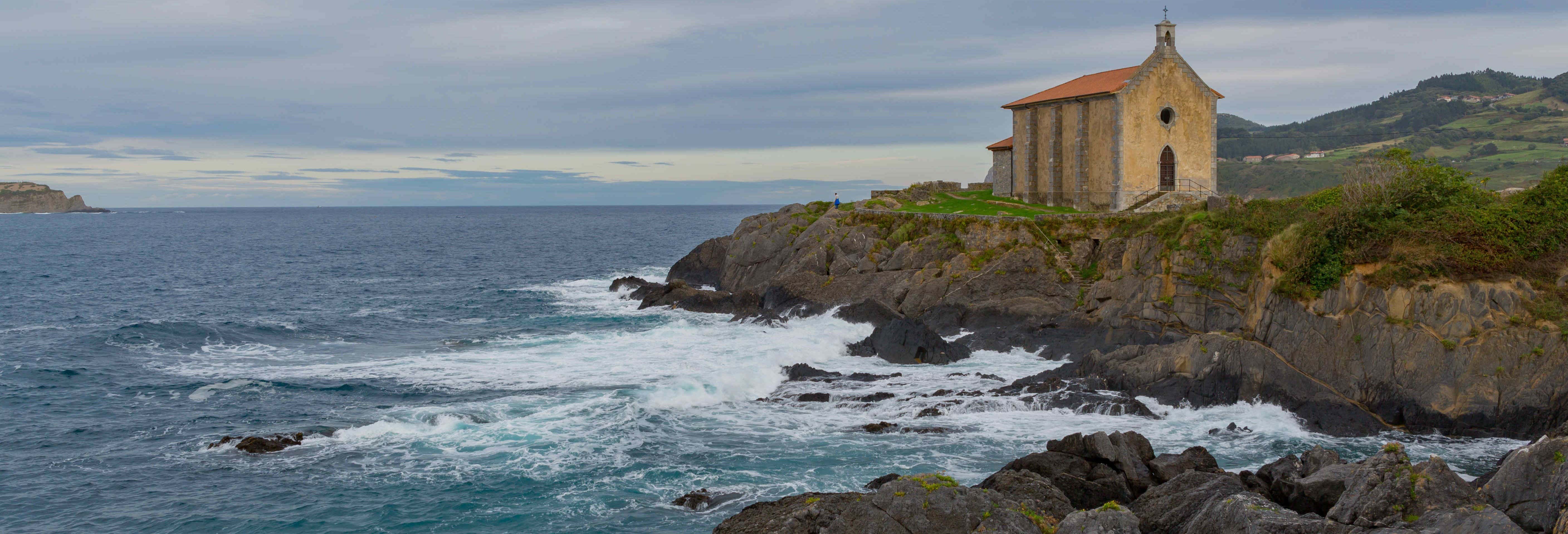Paseo en barco por la costa de Urdaibai desde Bermeo