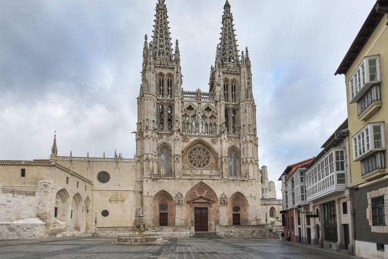 Fachada gótica da Catedral de Burgos