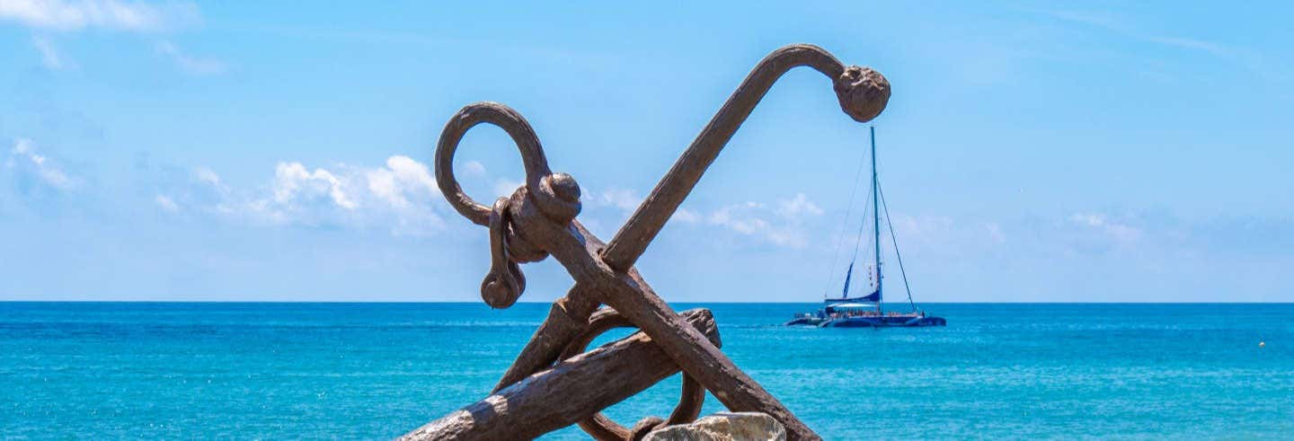 Ermita Mare de Déu de la Roca + Paseo en catamarán desde Cambrils