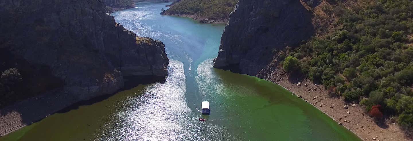 Excursión en barco por los Canchos de Ramiro desde Ceclavín