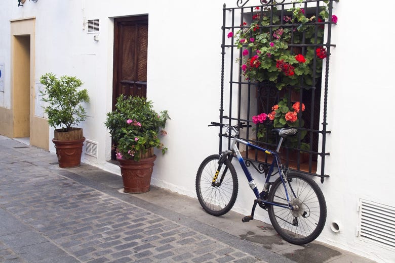 Bicicleta no bairro cordobês da Judería