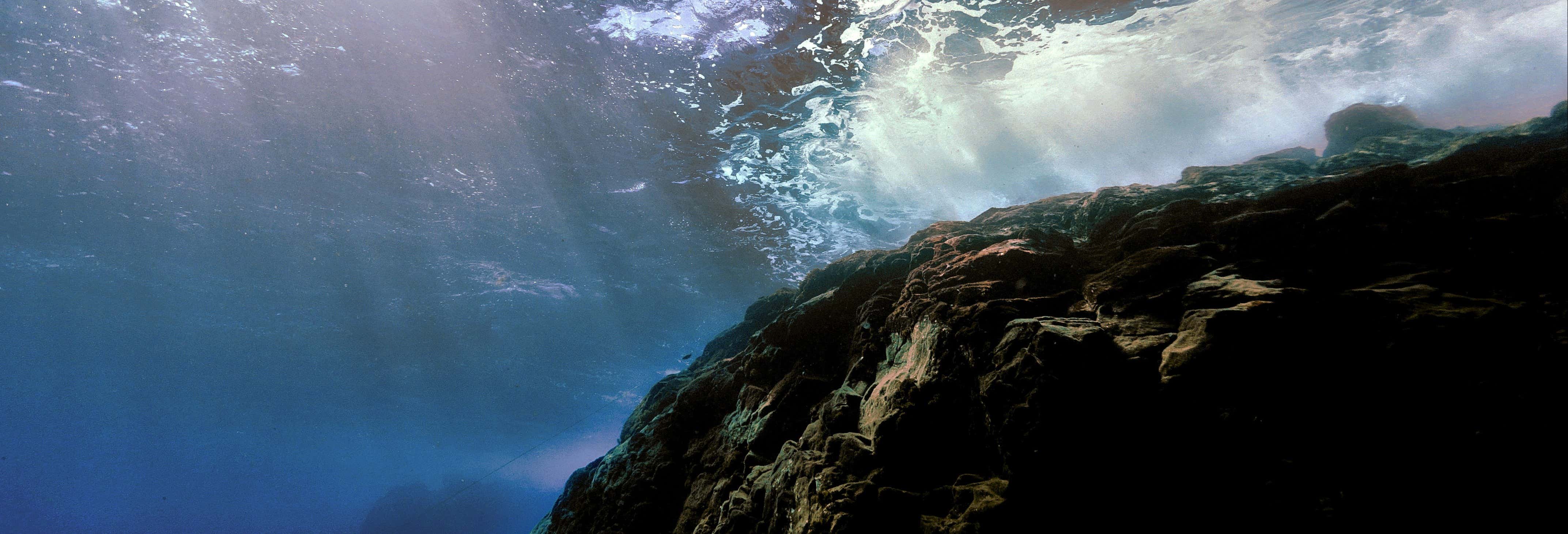 Paseo en barco por las lenguas de lava de Costa Adeje + Snorkel