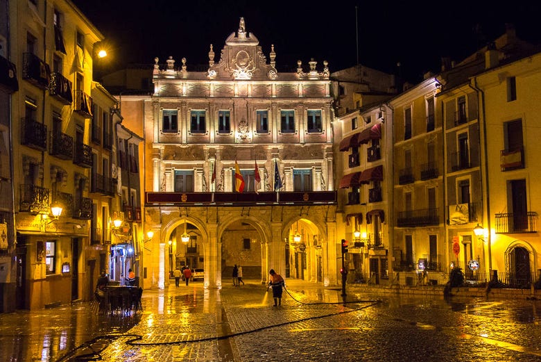 Cuenca durante a noite