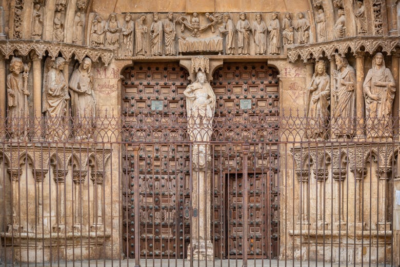 Portique de la cathédrale de l'Assomption 