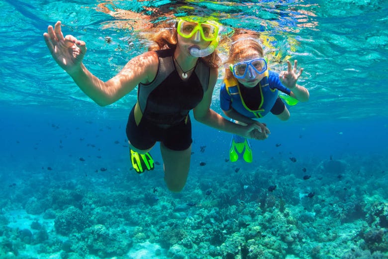 Desfrutando do snorkel nas ilhas Medes