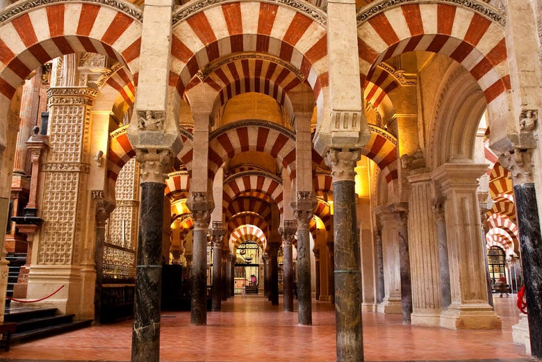 Interior da Mesquita-Catedral de Córdoba