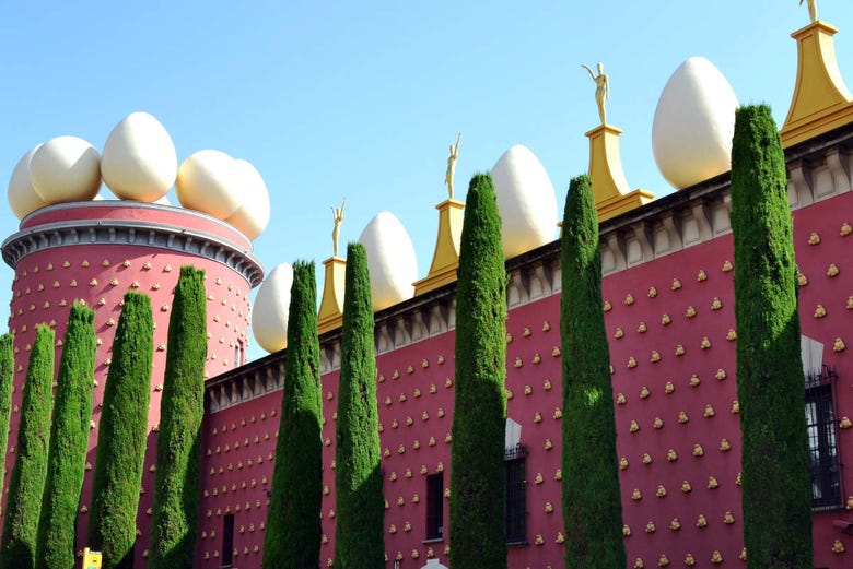 Exterior do Museu Dalí de Figueres