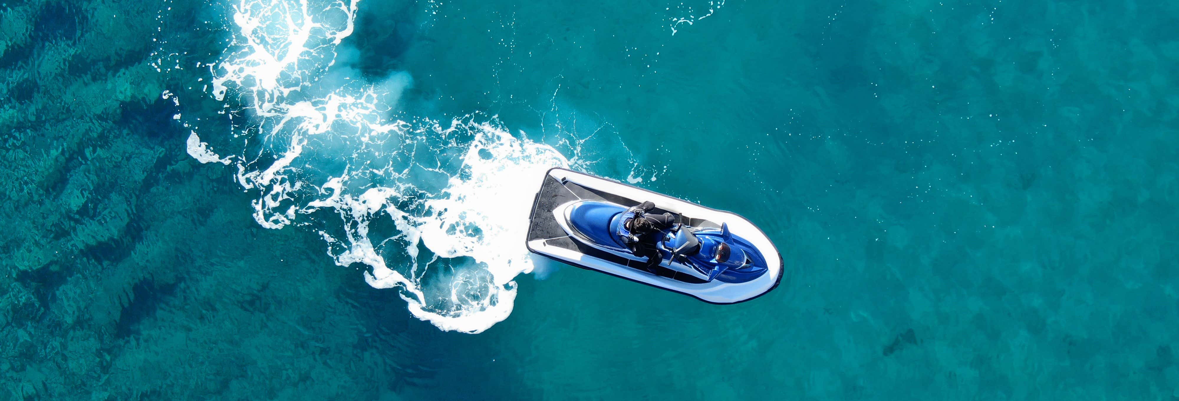 Tour de jet ski saindo de Fornells
