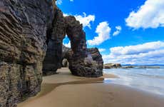 Paseo en lancha por la playa de Las Catedrales y Rinlo