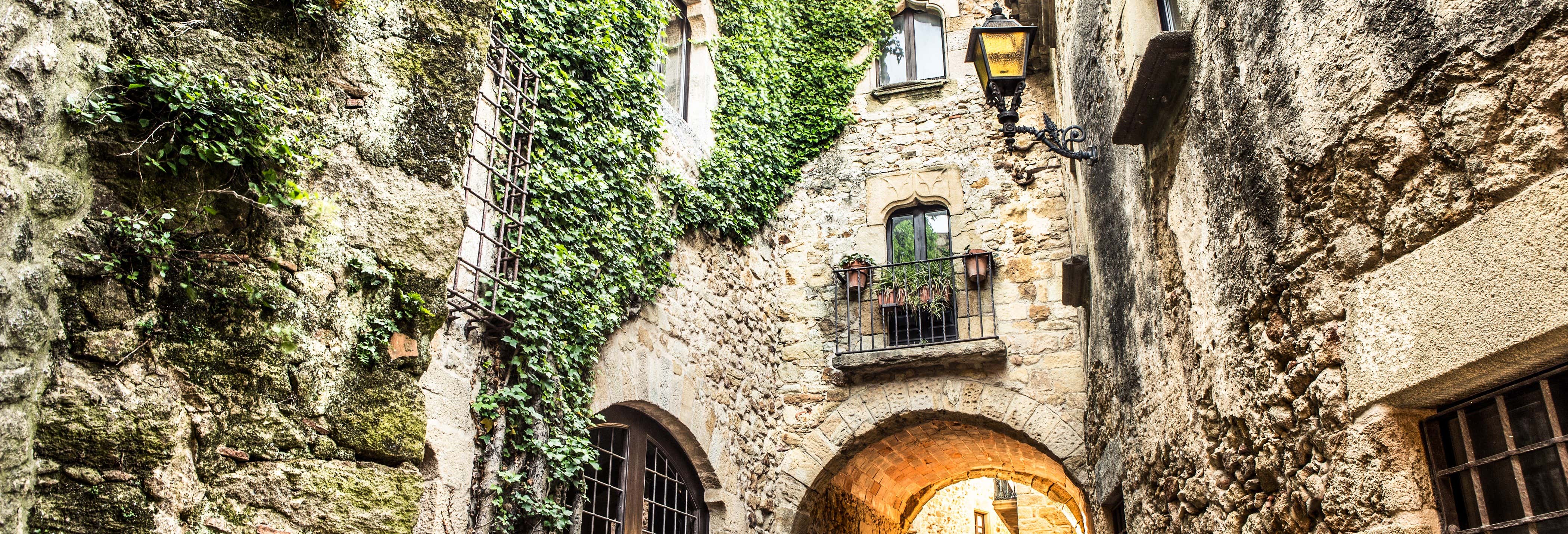 Excursión por la Costa Brava y sus pueblos medievales desde Girona