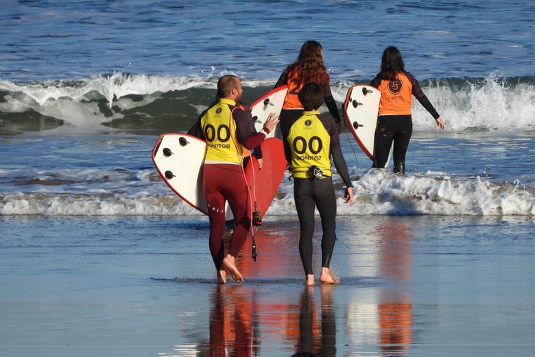 Gijón Surfing Lesson - Book Online at Civitatis.com