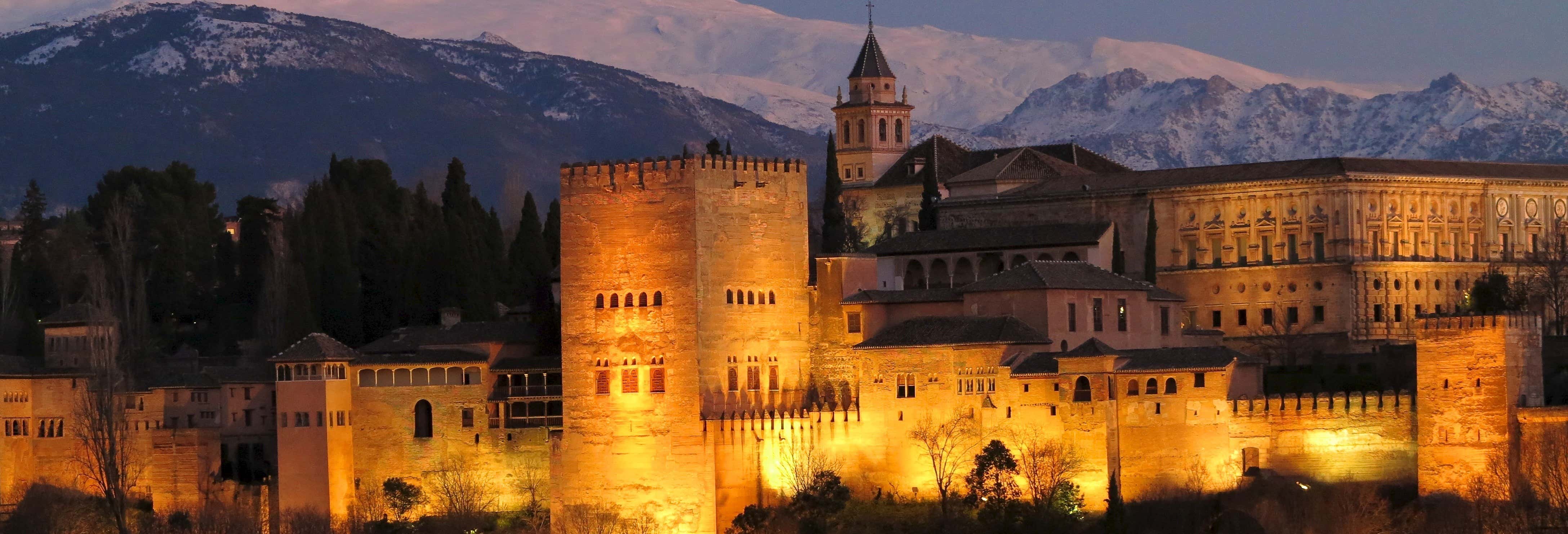 Tour nocturno por la Alhambra y los Palacios Nazaríes