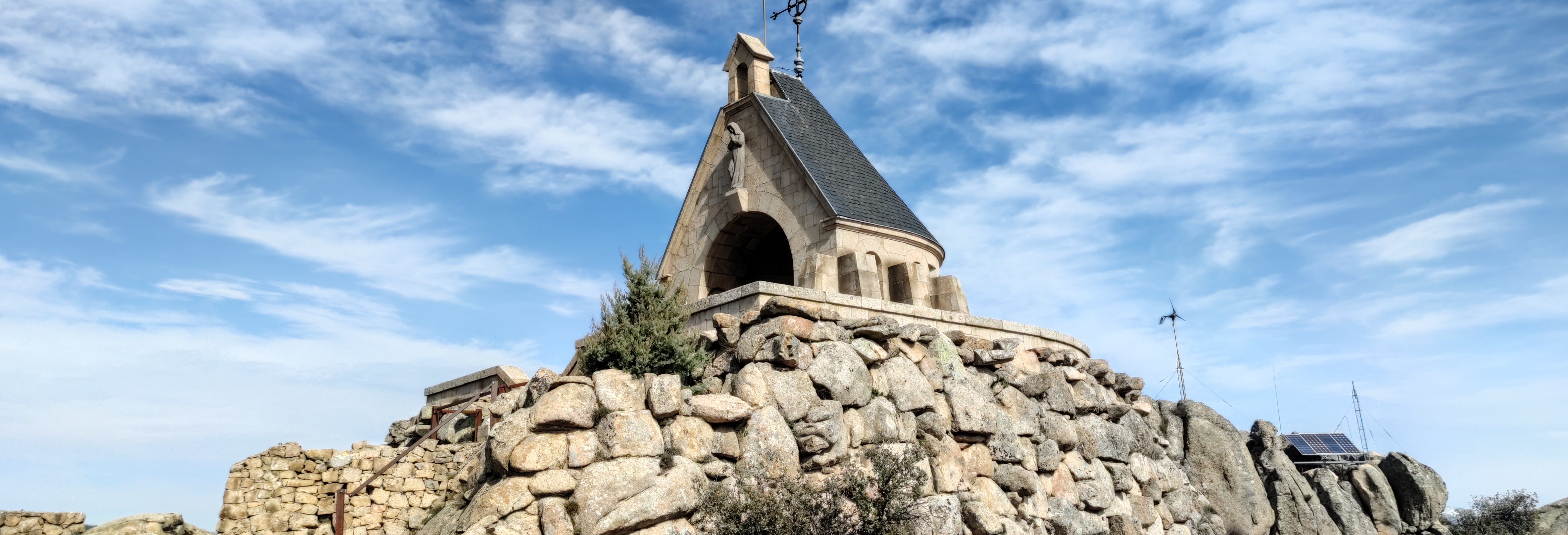Excursión de senderismo por el Vía Crucis del Valle de los Caídos desde Guadarrama