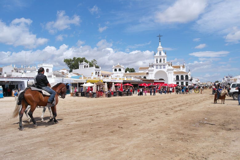 Un uomo a cavallo a El Rocío