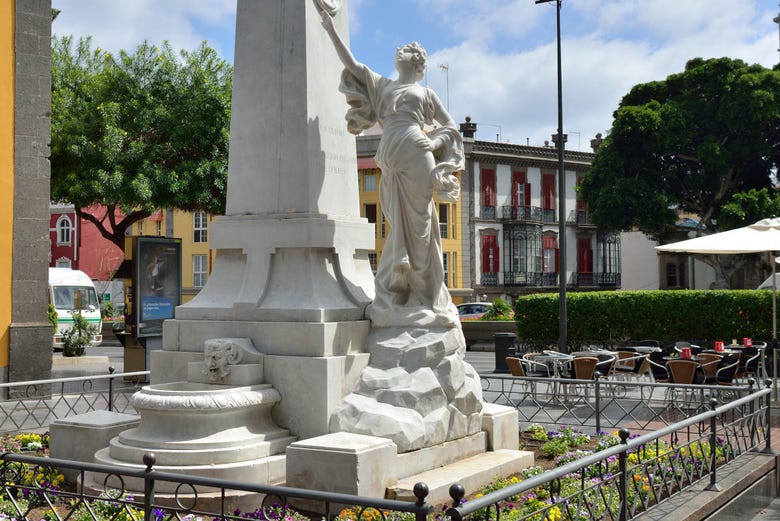 Hurtado Mendoza Monument