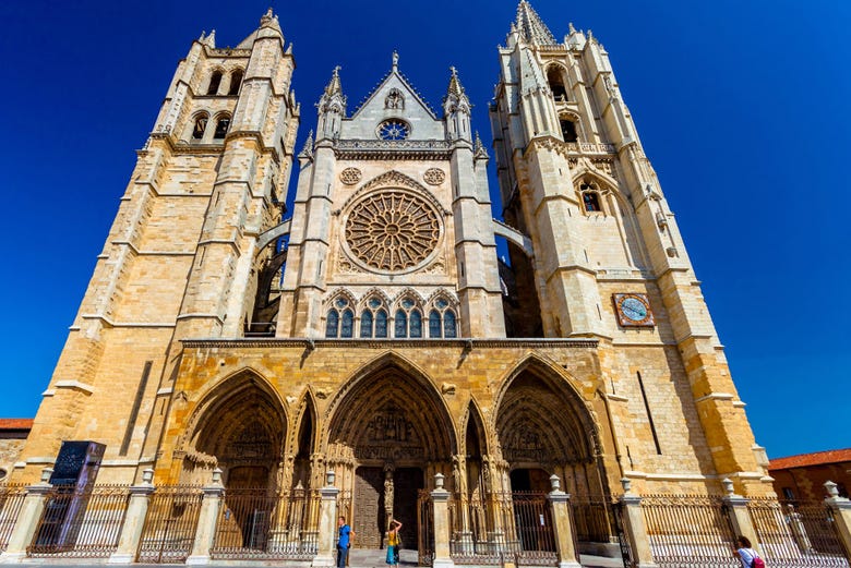 Fachada de la catedral de León