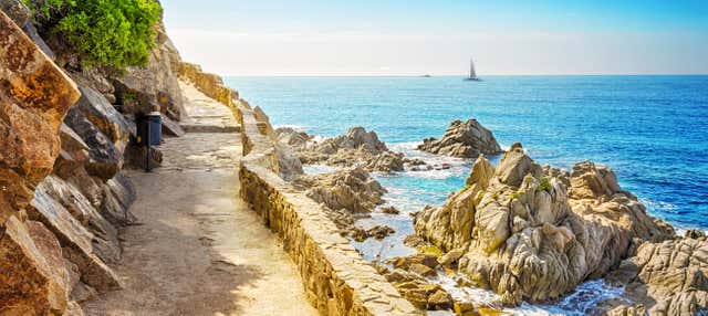 Trilha pelo Camí de Ronda